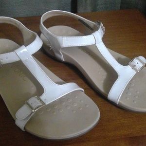 Vionic Sandles